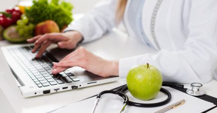 rol-de-la-nutrición-en-el-tratamiento-de-dolor